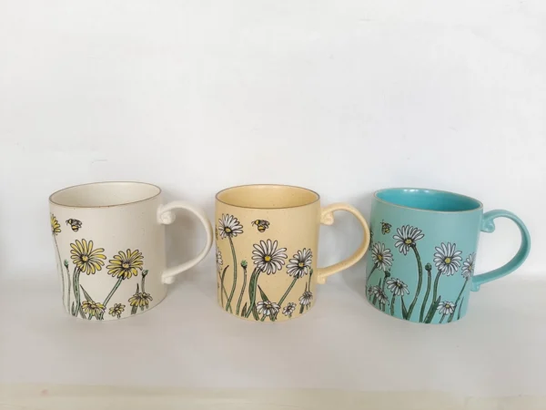 Daisy Bee Field Mug